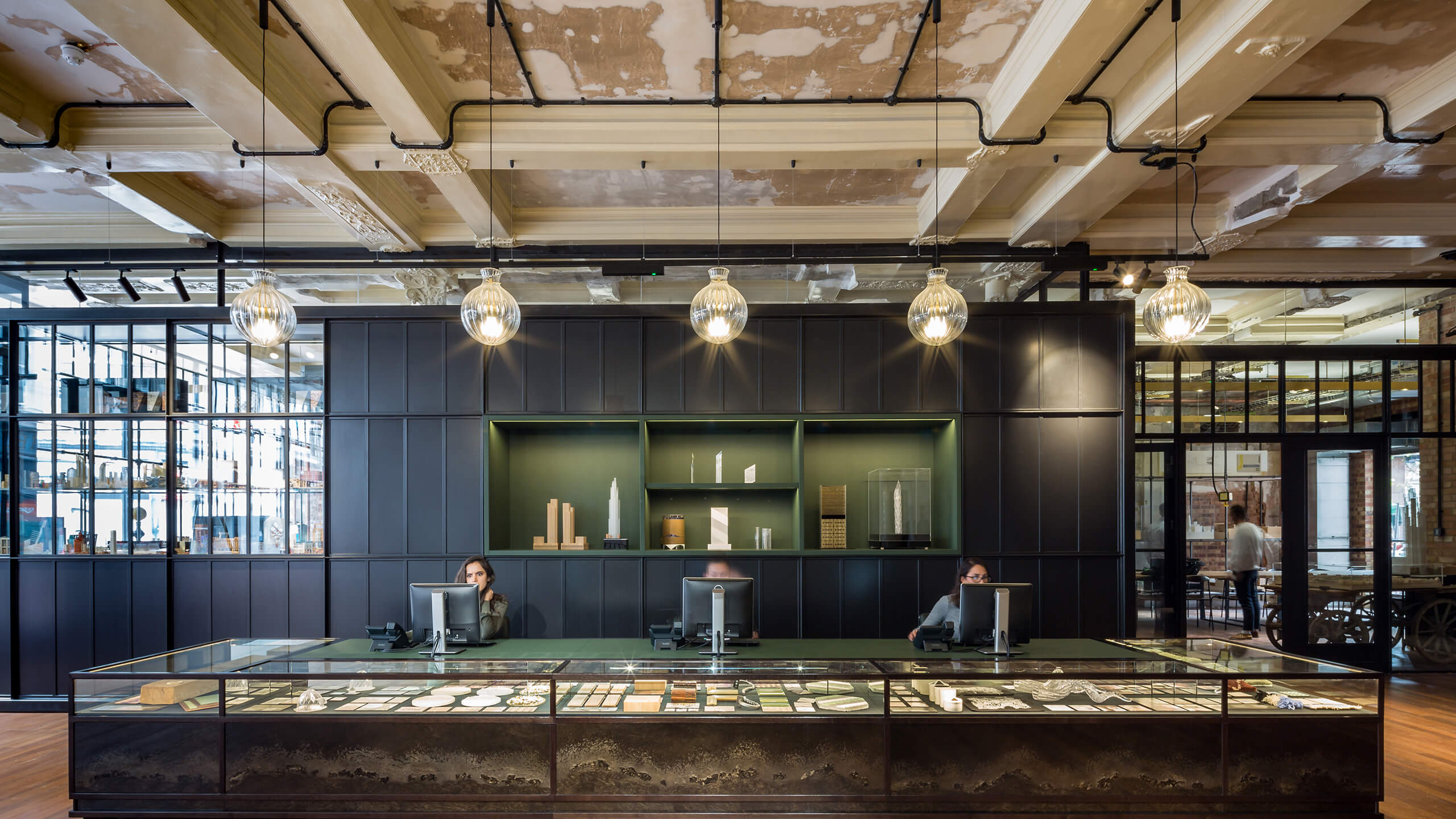 Crittall Combine In Showpiece Office Building