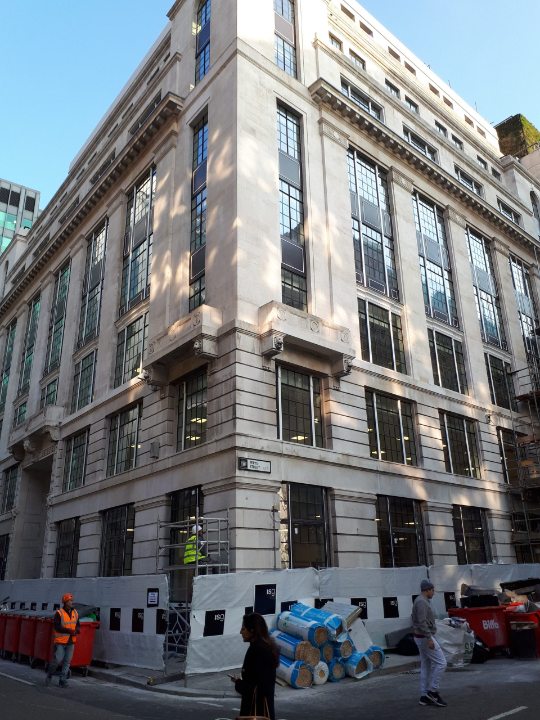 Black steel windows for Walsingham House