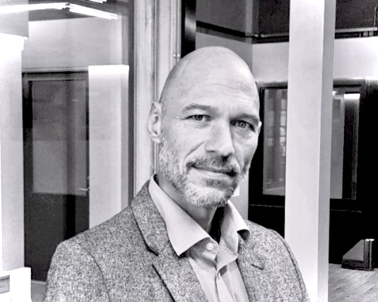 Rob Sampaio headshot